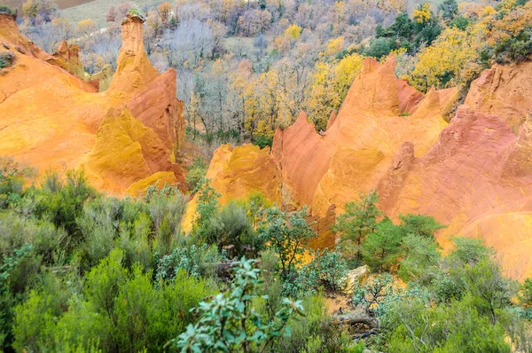 Färgglada klippor i franska Colorado, Provence, Frankrike — Stockfoto