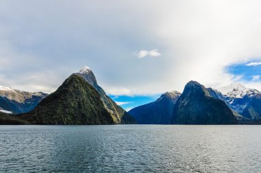 Mitre tepe Milford ses, Yeni Zelanda