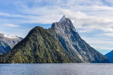 Majestic Mitre tepe Milford ses, Yeni Zelanda