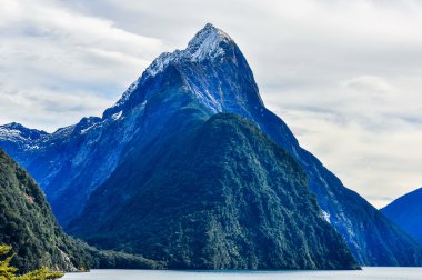 Mitre ayında en yüksek kapanış Milford ses, Yeni Zelanda
