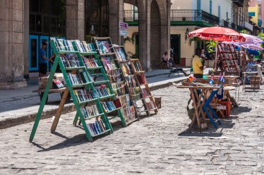 Kitap çarşı Plaza de Las Armas, Havana, Küba