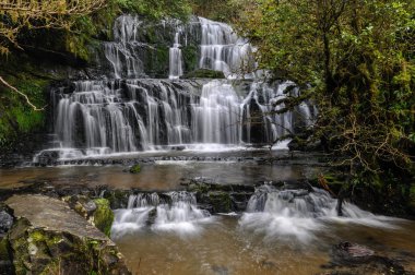 Purakaunui Catlins, Yeni Zelanda düşüyor