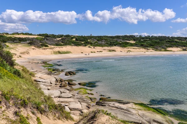 Vue sur la plage à Punta del Diablo en Uruguay — Photo