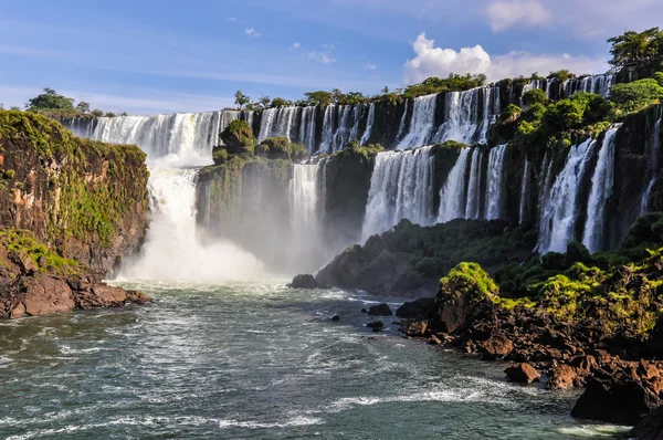 Alt kısmı. Iguazu Falls, Arjantin