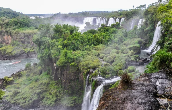 Bovenste circuit op Iguazu Falls, Argentinië — Stockfoto