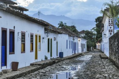 Sokak Görünümü'nde sömürge kasaba Paraty, Brezilya