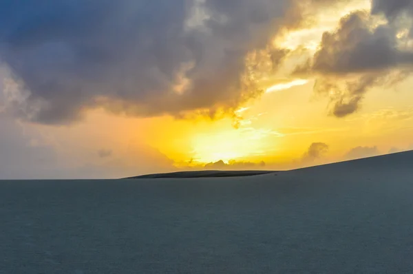 Salida del sol en Lencois Maranheses, Brasil — Foto de Stock