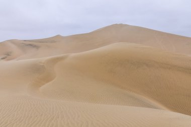 Kum tepeleri Huacachina çölde, Peru