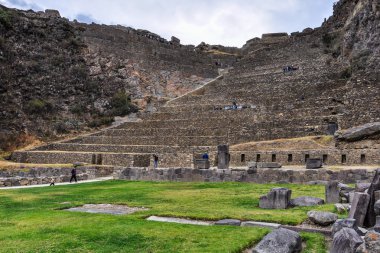 Ollantaytambo kutsal vadi, Peru kalıntıları