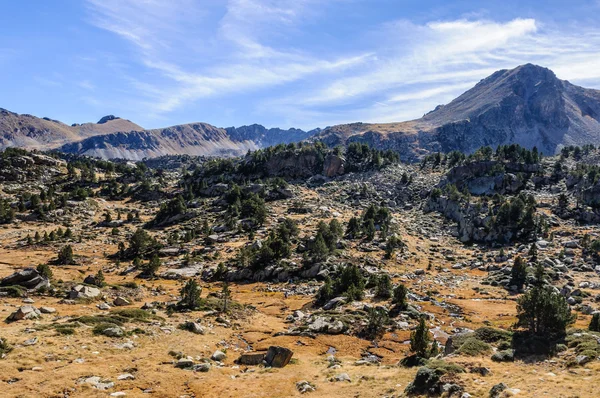 Paysage montagneux dans le lac des Pessons, Andorre — Photo