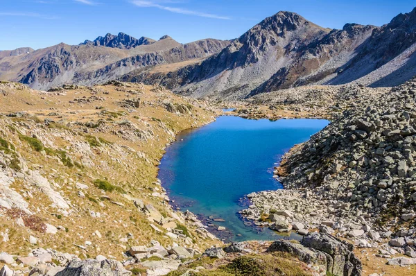 Pohled z jezer v jezeře Pessons, Andorra — Stock fotografie