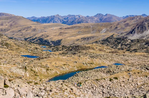 Weergave van de meren in de Lake Pessons, Andorra — Stockfoto