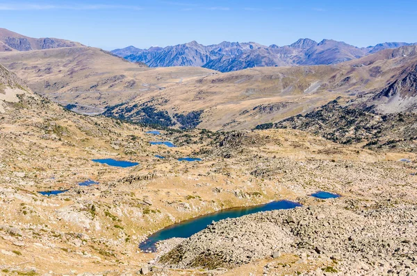 Veduta dei laghi nel lago di Pessons, Andorra — Foto Stock