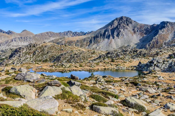 A tó Pessons, Andorra Solana-tavak — Stock Fotó