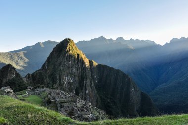 Machu Picchu, İnkalar, kutsal şehir, ilk yapraklara başına