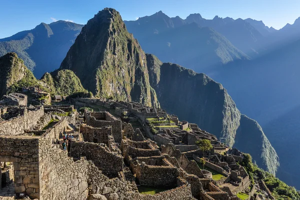 Dentro de Machu Picchu, la ciudad sagrada de los Incas, Perú — Foto de Stock