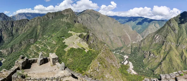 Vista aérea de Machu Picchu, la ciudad sagrada de Incas, Perú —  Fotos de Stock