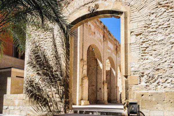 Πύλη η κάστρο στην Ισπανία, Tortosa — Φωτογραφία Αρχείου
