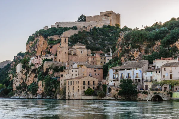 Vista al atardecer del Castillo Miravet en España — Foto de Stock