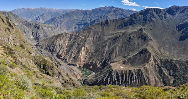 Panoramatický pohled na Colca Canyon v Peru — Stock fotografie