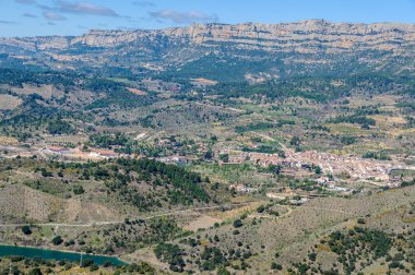 Cornudella ve Monstant Dağı, İspanya