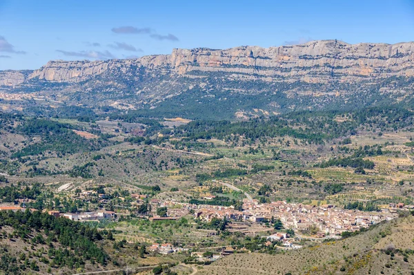 Άποψη του Cornudella και το βουνό Monstant, Ισπανία — Φωτογραφία Αρχείου