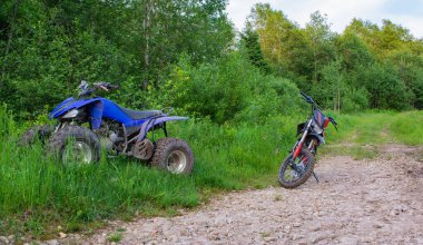 Ormandaki ATV soğuyor.