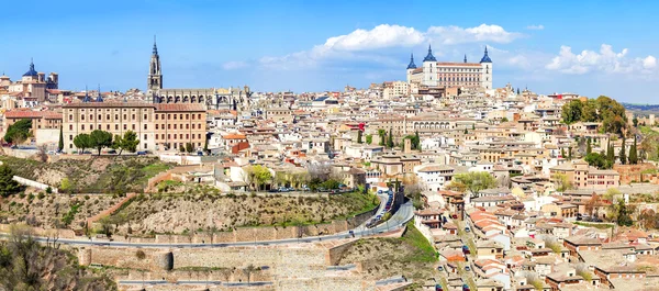 Vista de la histórica ciudad de Toledo, España . — Foto de Stock