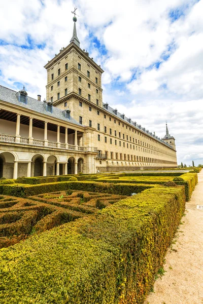 Koninklijke klooster Escorial (1584) in de buurt van Madrid, Spanje — Stockfoto