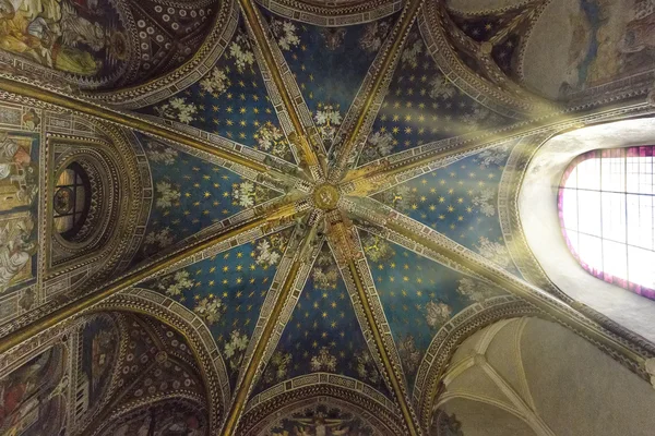 Interior de la Catedral de Toledo . — Foto de Stock