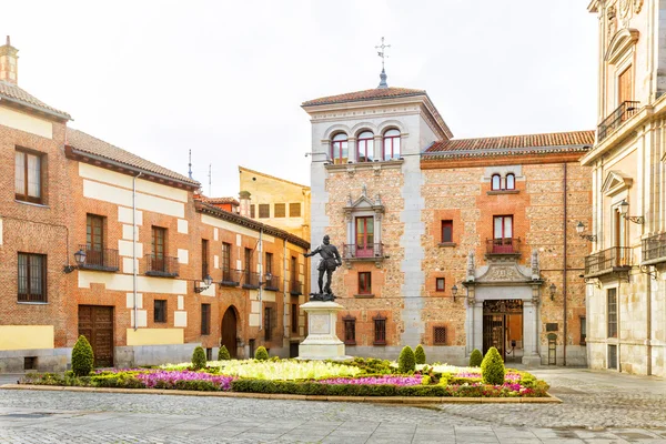 Plaza de La Villa de Madrid eski şehir. İspanya.