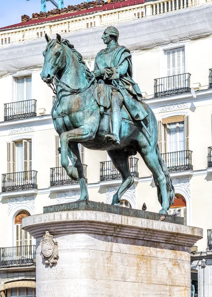 Statue of Carlos III at Puerta del Sol (Gateway of the Sun), Mad — Stock Photo, Image