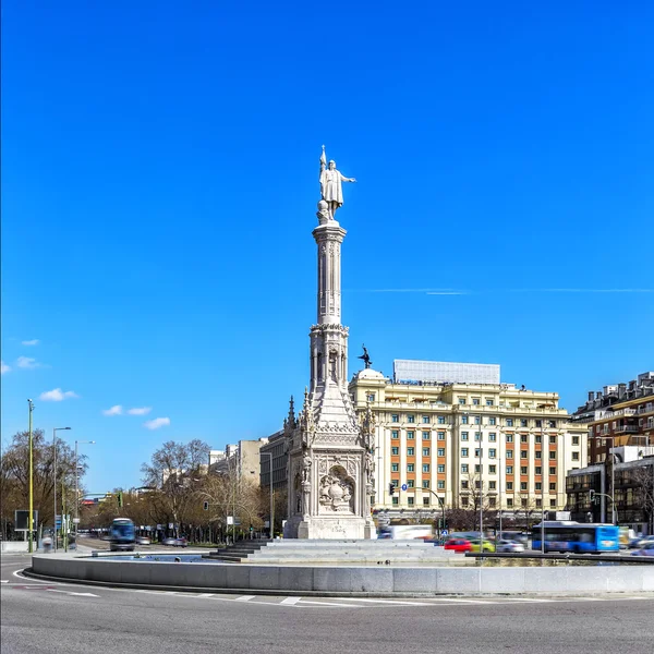 Monument voor Christopher Columbus op het plein van de dikke darm. — Stockfoto