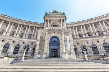 Ünlü Hofburg Sarayı üzerinde Heldenplatz Viyana, Avusturya.