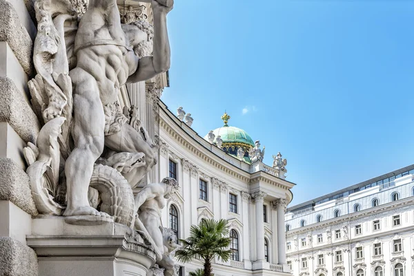 Michaelertrakt palace, Hofburg i Wien, Österrike. — Stockfoto