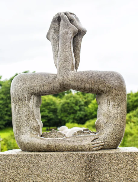 OSLO, NORWAY - ИЮЛЬ 07, 2015: Скульптура в парке Вигеланд Осло . — стоковое фото