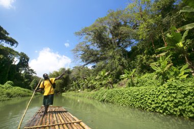 Jamaika martha brae Nehri'nde rafting bambu.