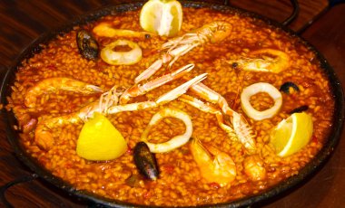 Deniz ürünleri paella siyah Pan