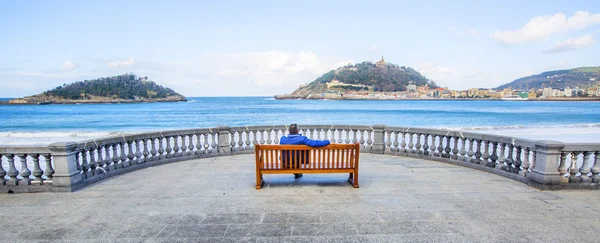 Vista a la costa de San Sebastián o Donostia en invierno . — Foto de Stock