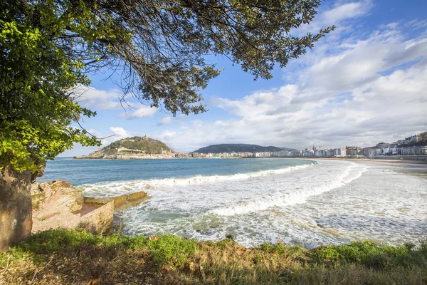 La bahía de San Sebastián en España . — Foto de Stock