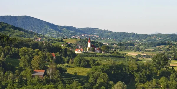 Landskapet i byn i Slovenien — Stockfoto