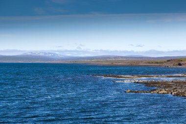 İzlanda deniz manzarası adalar