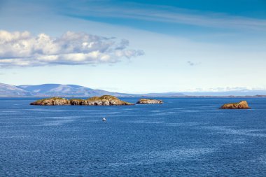 İzlanda deniz manzarası adalar