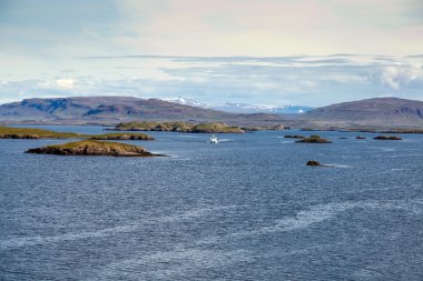 İzlanda deniz manzarası adalar