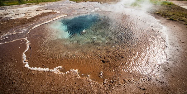 Fonte quente perto de Stokkur geyser - Islândia — Fotografia de Stock