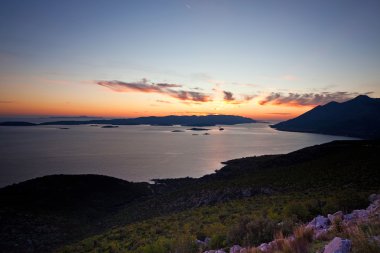 Adriyatik kıyısı yaz Adaları günbatımı