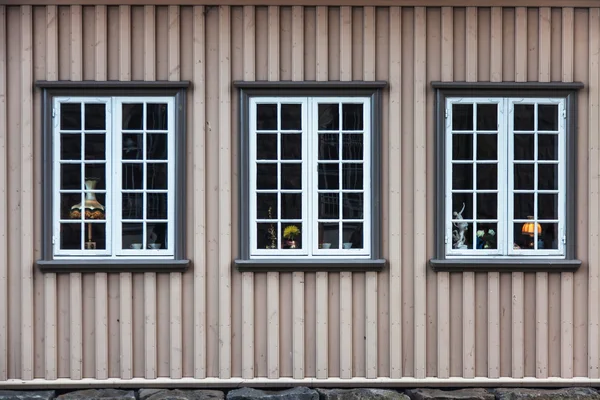 Ventanas antiguas en Reykjavik Islandia — Foto de Stock