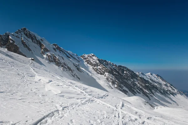 Charmante Aussicht im Winterskigebiet — Stockfoto