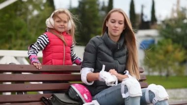 Kız paten için Muhafızlar koyar