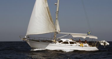 yelkenli tekne Akdeniz'de